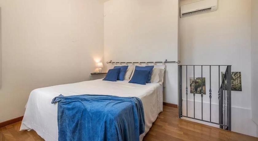 Capitana Rooms
