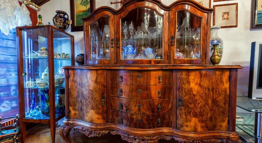Royal Antique Apartment