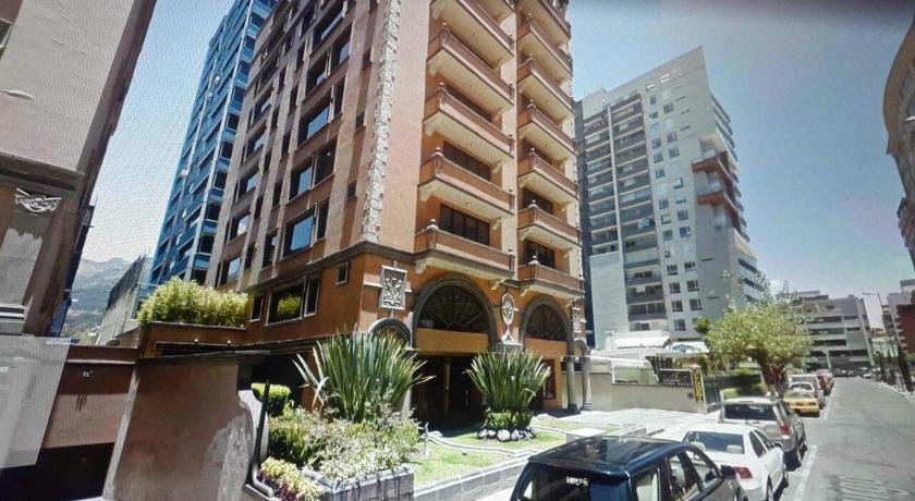 Suite AAA Jacuzzi WIFI Cable Internet malls cines transporte todo a pocos pasos