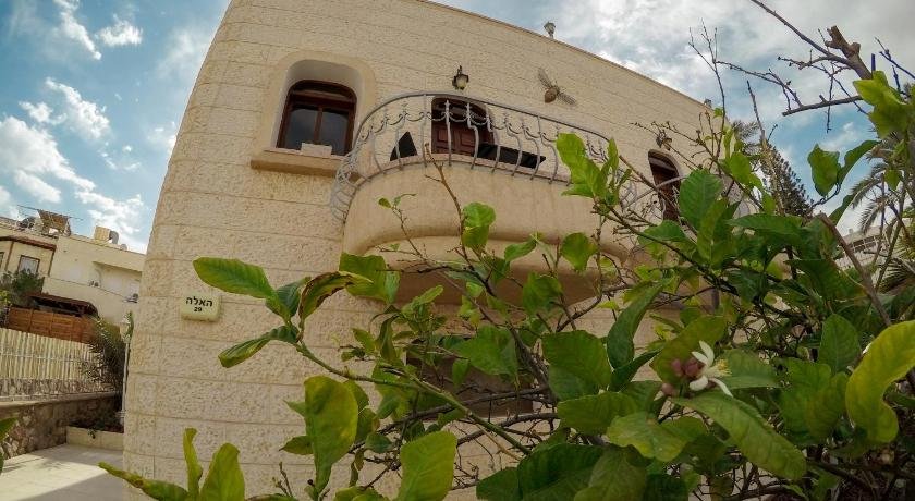 Exodus Hostel & Dive Center