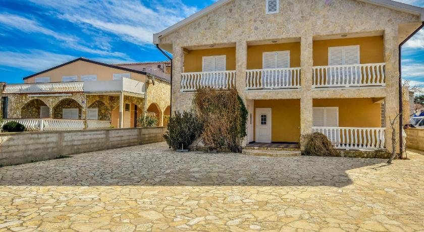 Apartment Fliri