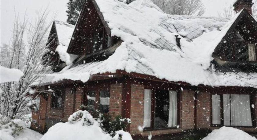 Casa familiar en el bosque