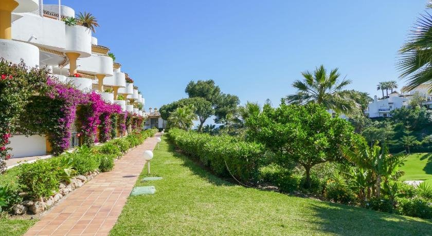 Fantastic Apartment sea views with 3 Pools Minutes from Beach and Golf Mijas Costa Spain