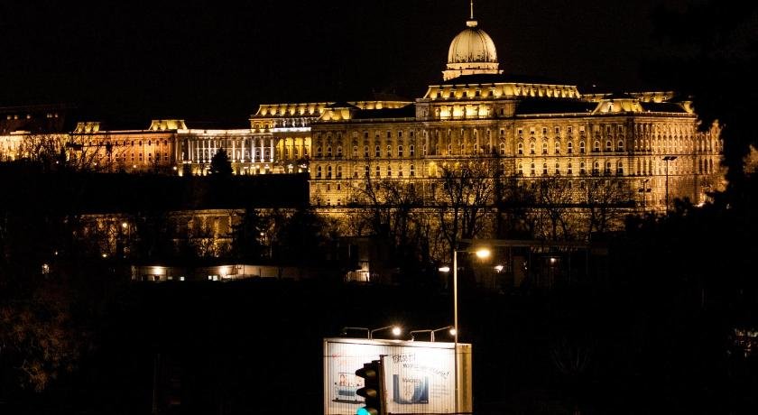 BudaHome Apartments