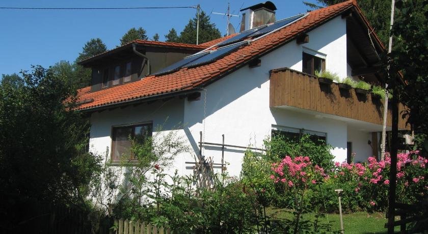 Komfortabel wohnen am Waldrand von Pitzling