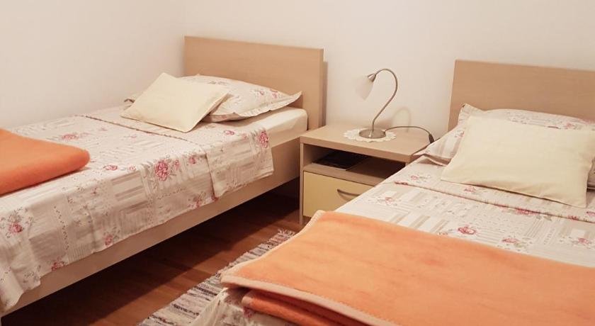 Viola Apartment Split