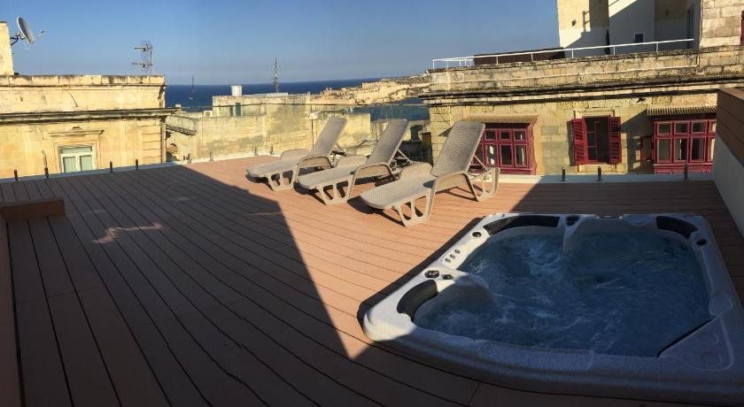 Valletta Harbor Views Penthouse