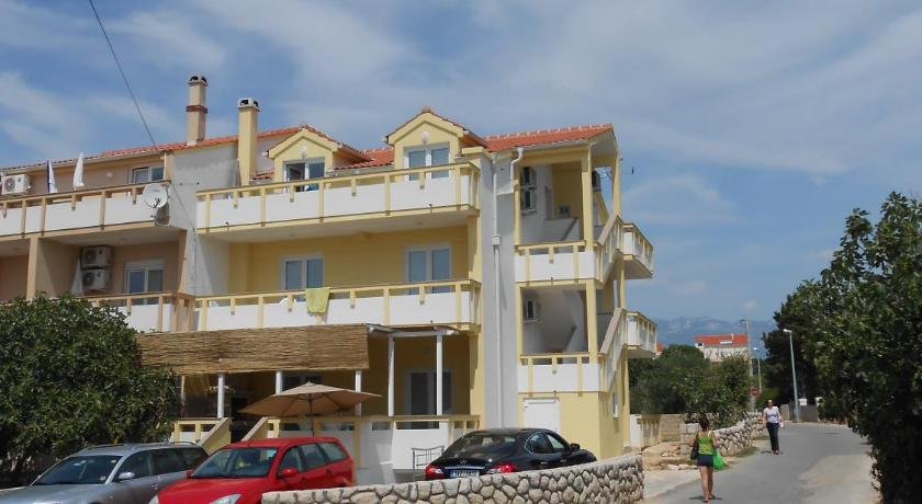 Apartments Jasmina Novalja