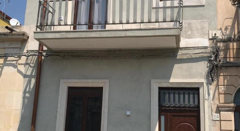 Donna Nunzia Home