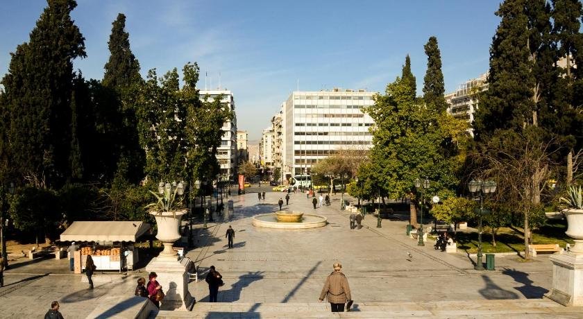 Athens' heart Syntagma metro apartment