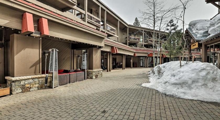 Condo in Northstar Village 7 Miles to Tahoe Vista
