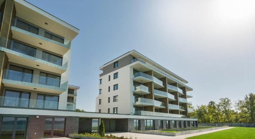 Lela Garden Residence