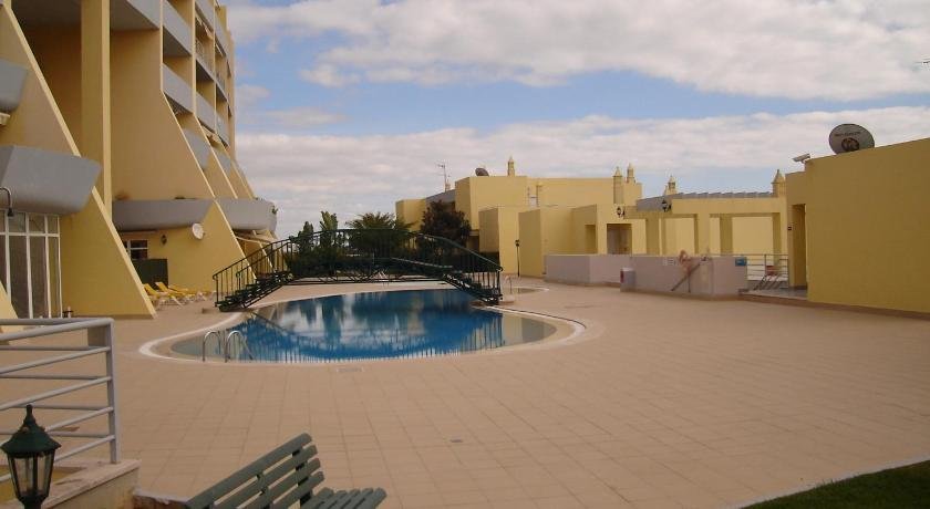 Caesar Apartment