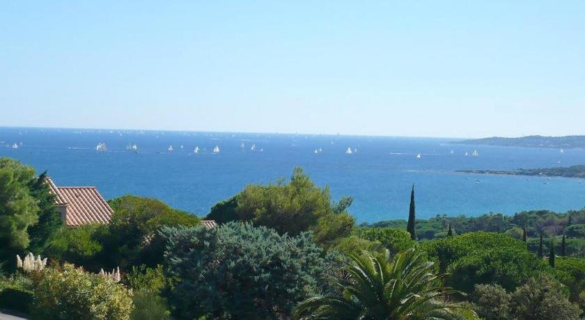 Apartment With 2 Bedrooms in Sainte Maxime With Wonderful sea View Pool Access Furnished Terrace
