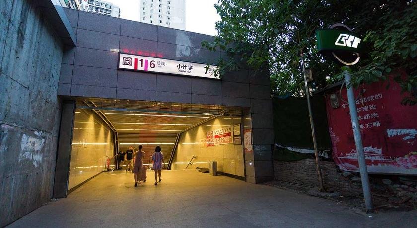 Chongqing Yuzhong HongYaDong Locals Apartment 00171430