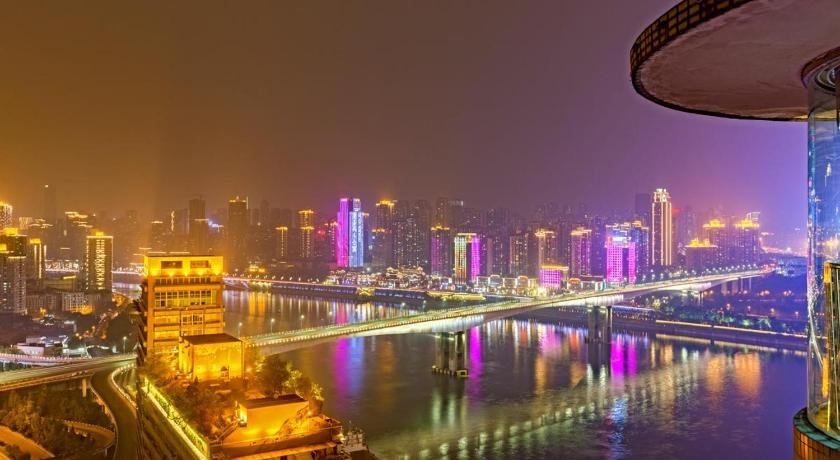 Chongqing Yuzhong JieFangbei Locals Apartment 00132880