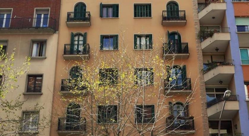 DestinationBCN Urgell Apartment