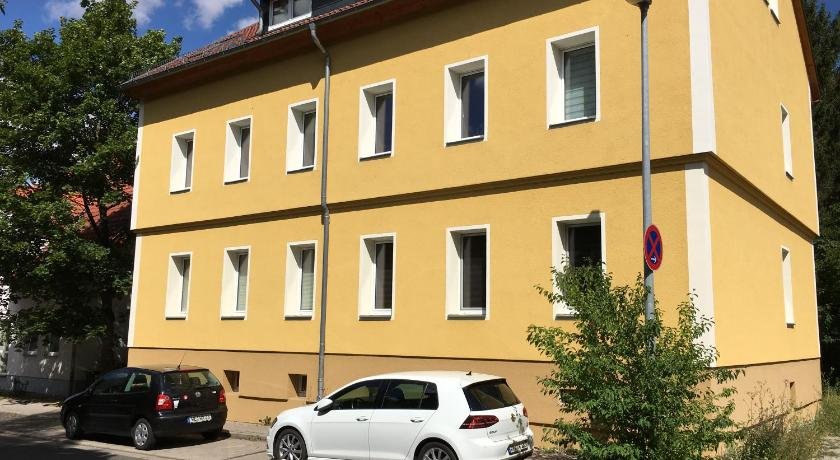 Ferienwohnung uber dem Ilmpark