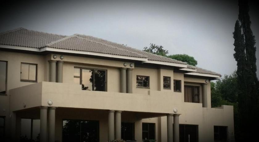 Bryanston Drive Elegant house