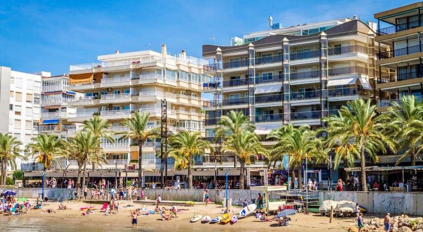 Apartment with 2 bedrooms in Salou with wonderful sea view and WiFi 10 m from the beach