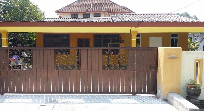IsMa Lumut Homestay