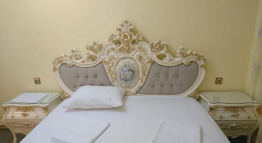 Luxury 5 bedroom Property in the centre
