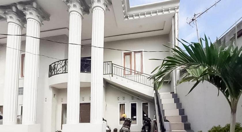 Koolkost Syariah near TB Simatupang Minimum Stay 6 Nights