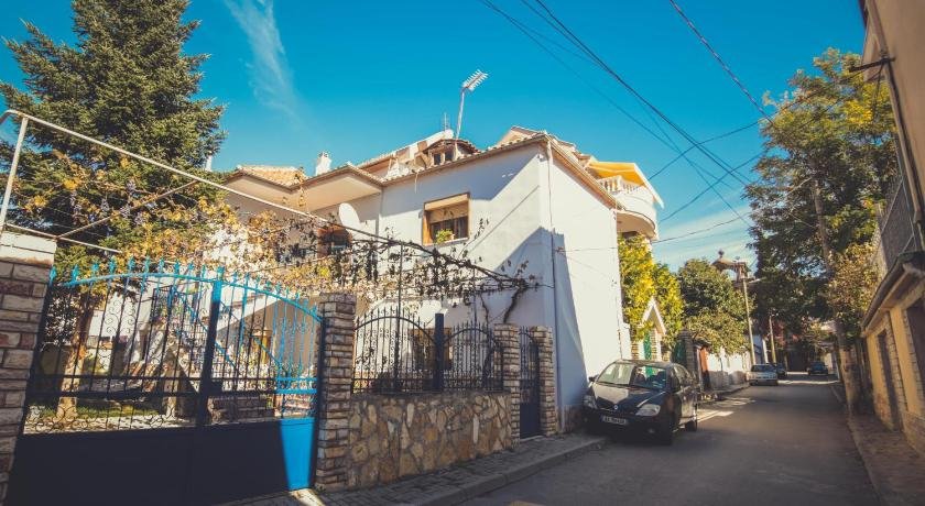 Bujtina Leon's Apartments
