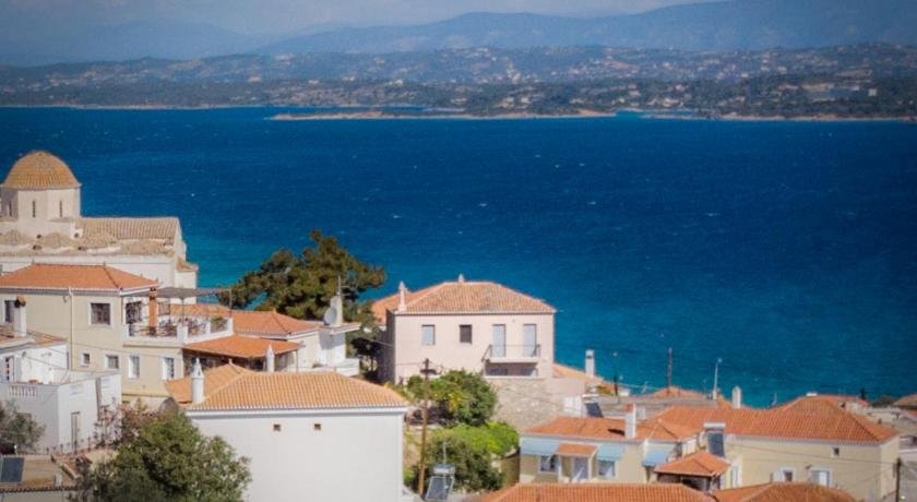 Maison Suisse with sea view in Spetses town