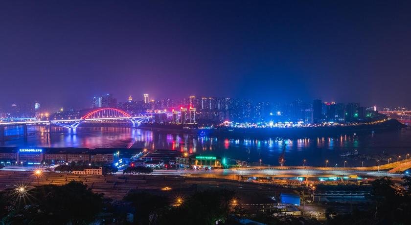 Chongqing Yuzhong Elingerchang Station