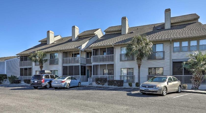 Myrtle Beach Area Condo - Beachside Fun & Golfing