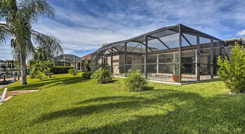 Canalfront Cape Coral Retreat Private Dock and Pool