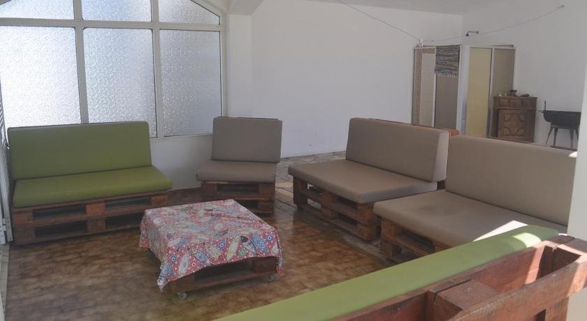 Casa Baleeira-Bright spacious beach house