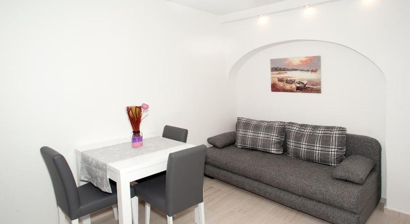 Apartment Pink Split