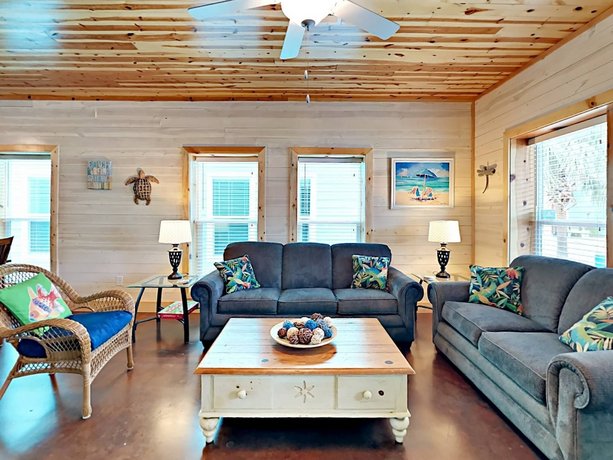 The Commons 704 - Three Bedroom Townhome