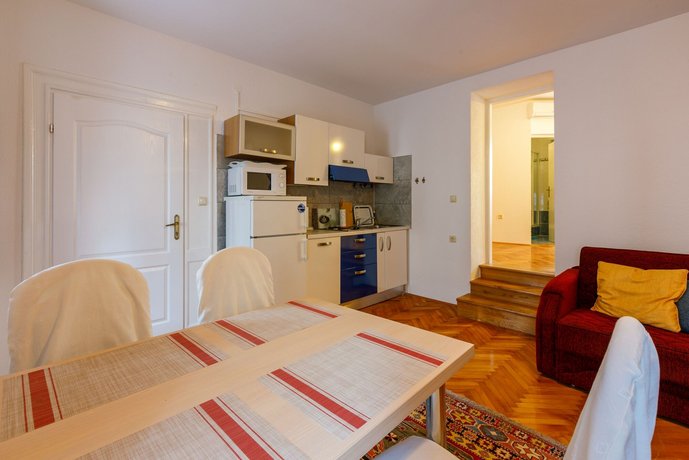 Apartment Villa 7