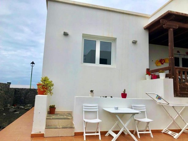 Studio in Tinajo With Wonderful sea View Terrace and Wifi - 2 km From the Beach