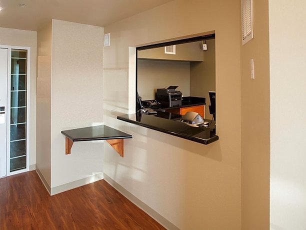 WoodSpring Suites Evansville