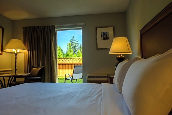 Coast Parksville Hotel