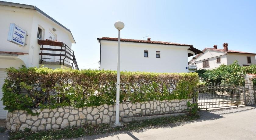 Apartment Lidija Povljana