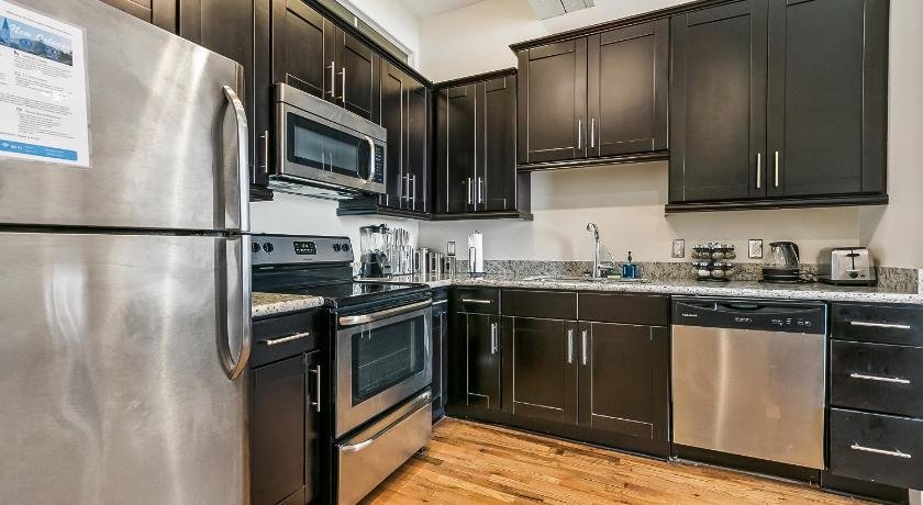 Beautiful Condos Steps from French Quarter and Bourbon St