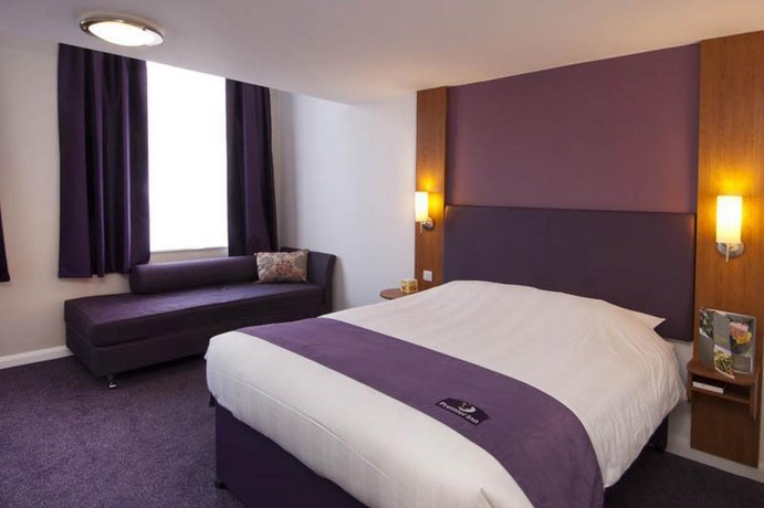 Premier Inn Cardiff City Centre