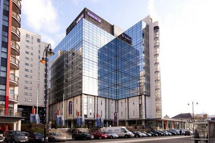 Premier Inn Cardiff City Centre