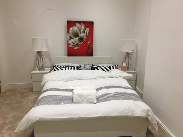 Cosy 2 Bedroom Flat Ideal For Trips to London