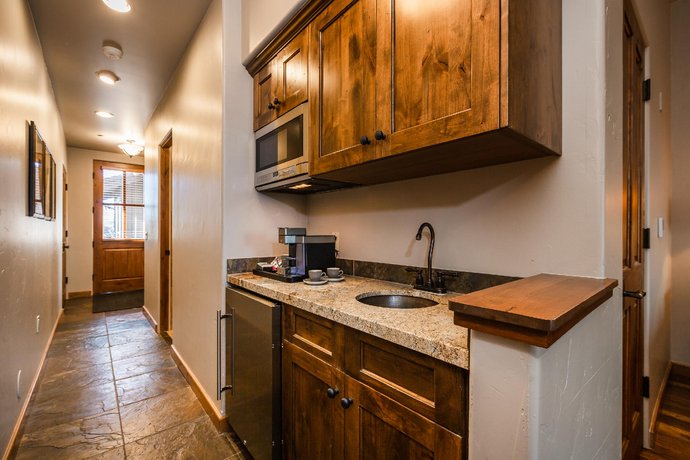 Pronghorn Resort