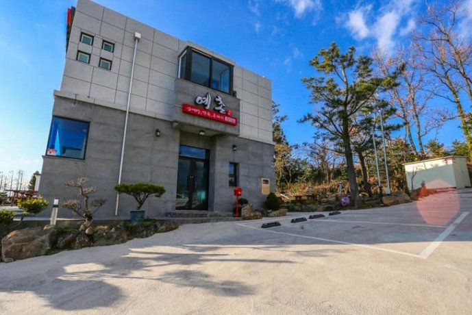 Jungmun Yechon Pension