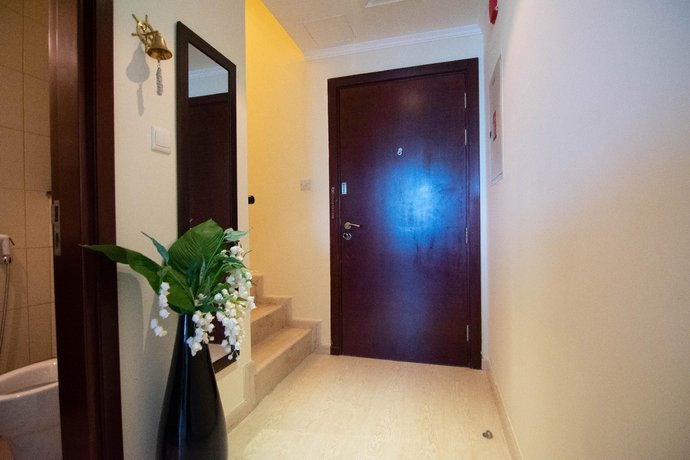 Lux BNB Jumeirah Lake Towers