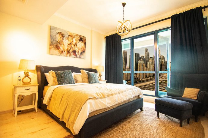 Lux BNB Jumeirah Lake Towers