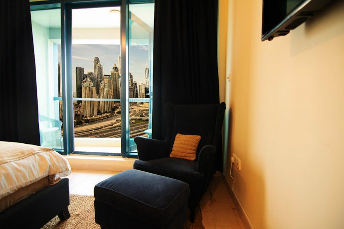 Lux BNB Jumeirah Lake Towers