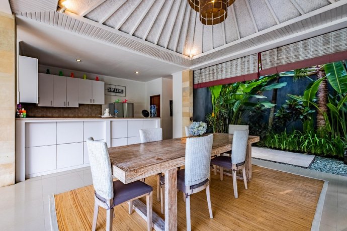 Central Seminyak Villa Martini